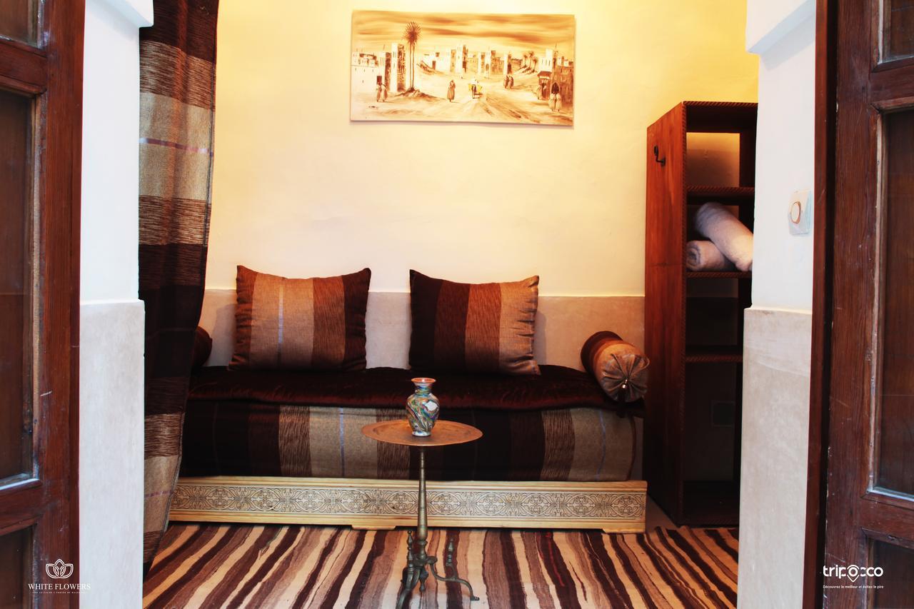 מרקש Riad White Flowers מראה חיצוני תמונה