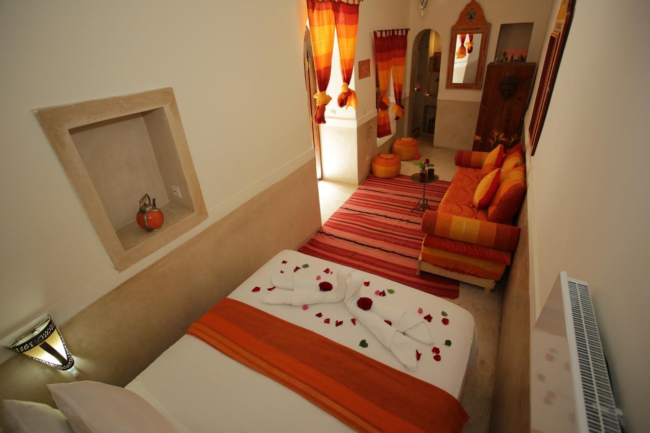 מרקש Riad White Flowers מראה חיצוני תמונה
